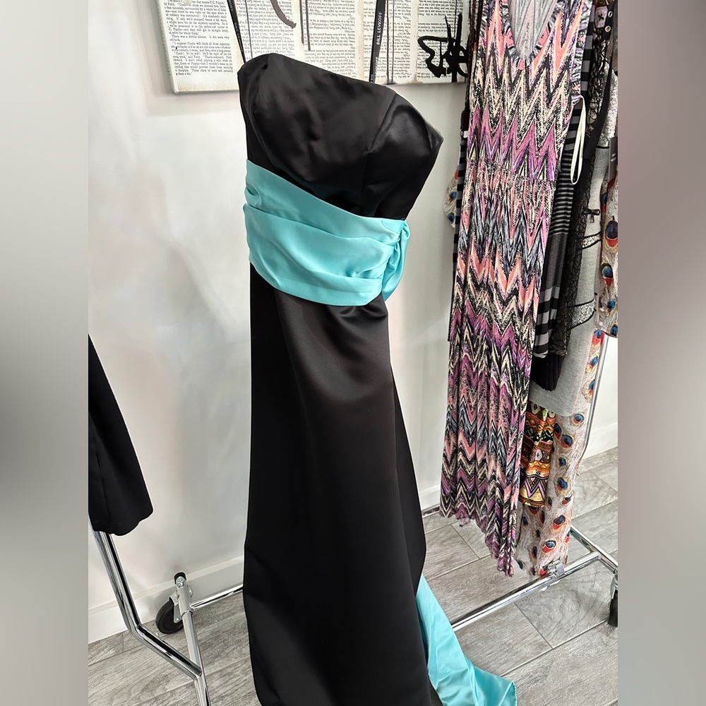 Beautiful gown with Tiffany blue bow (I suck at tying bows)